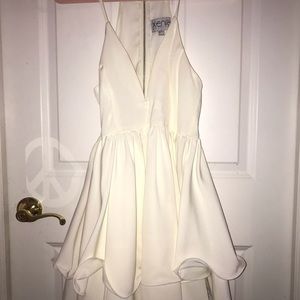 White Mini dress w Wire skirt